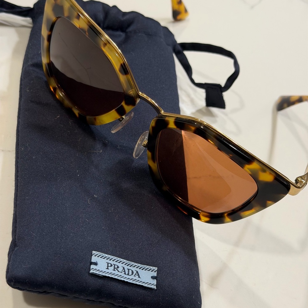 Prada Tortoiseshell Cat-Eye Sunglasses with Brown Lenses - Picture 1 of 7